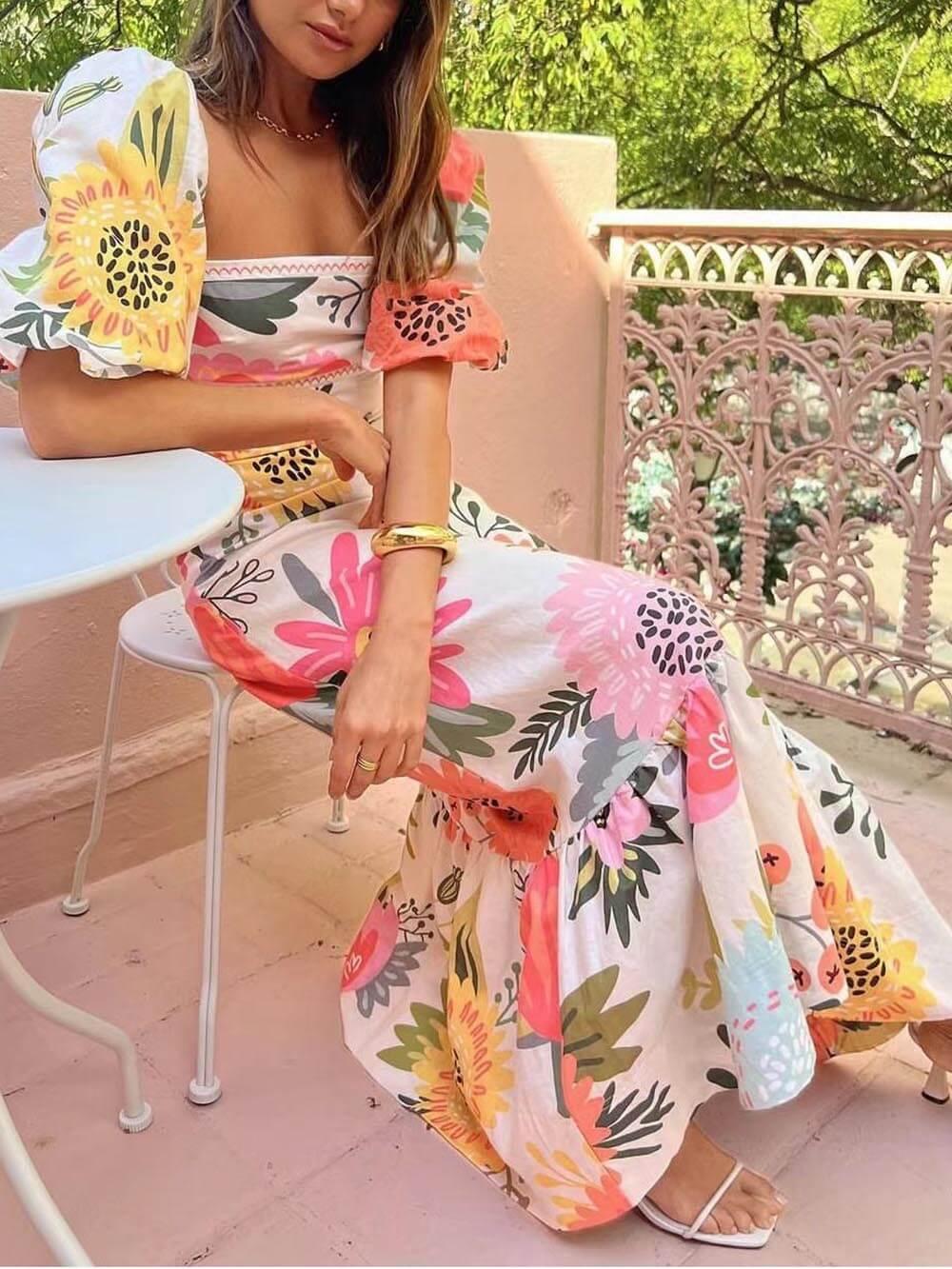 Ivy | Vestido longo de férias com decote quadrado e estampa floral