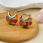 Pendientes de medio aro coloridos de millefiori