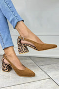 Zapatos destalonados de tacón con estampado de leopardo