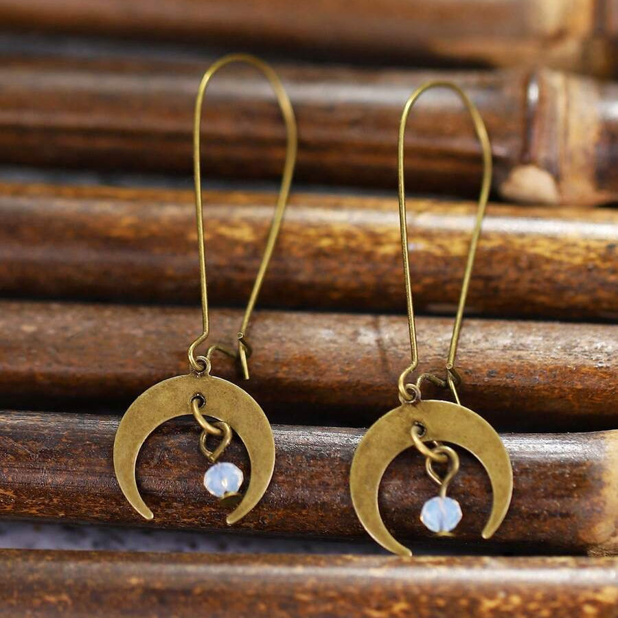 Pendientes colgantes vintage bohemios con diseño desgastado en forma de luna  