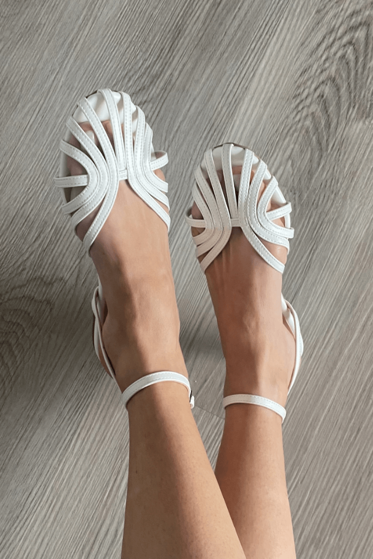 Vittoria | Sandalias con joya dorada