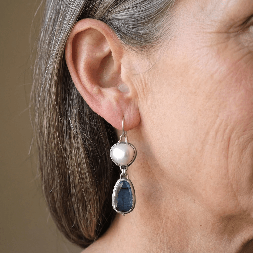 Boucles d'oreilles vintage avec perles et pierres bleues