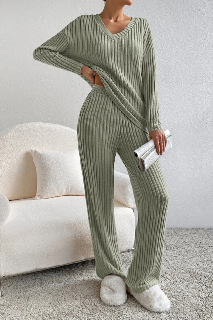 Conjunto Sofia de Top de Cuello en V Acanalado y Pantalones