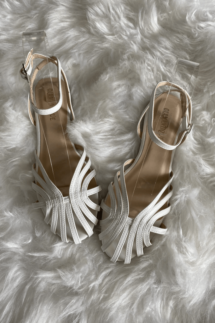 Vittoria | Sandalias con joya dorada