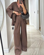 Conjunto Sienna de blusa com decote em V e calça
