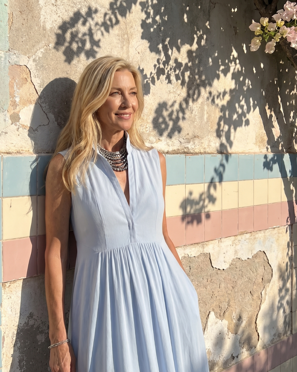 Virelia | Robe longue fluide sans manches à col chemise