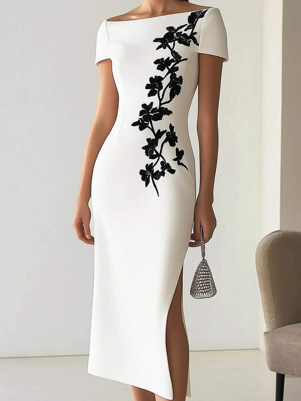 Audrey | Look com vestido midi elegante, decote canoa e estampa floral