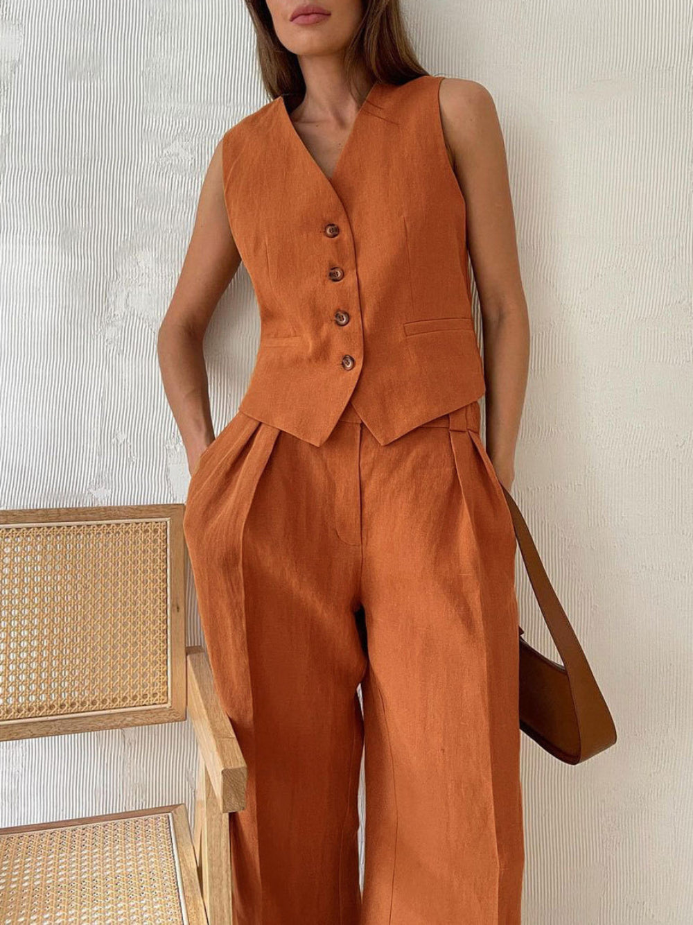Traje de pantalón de pierna ancha plisado con escote en V Lila