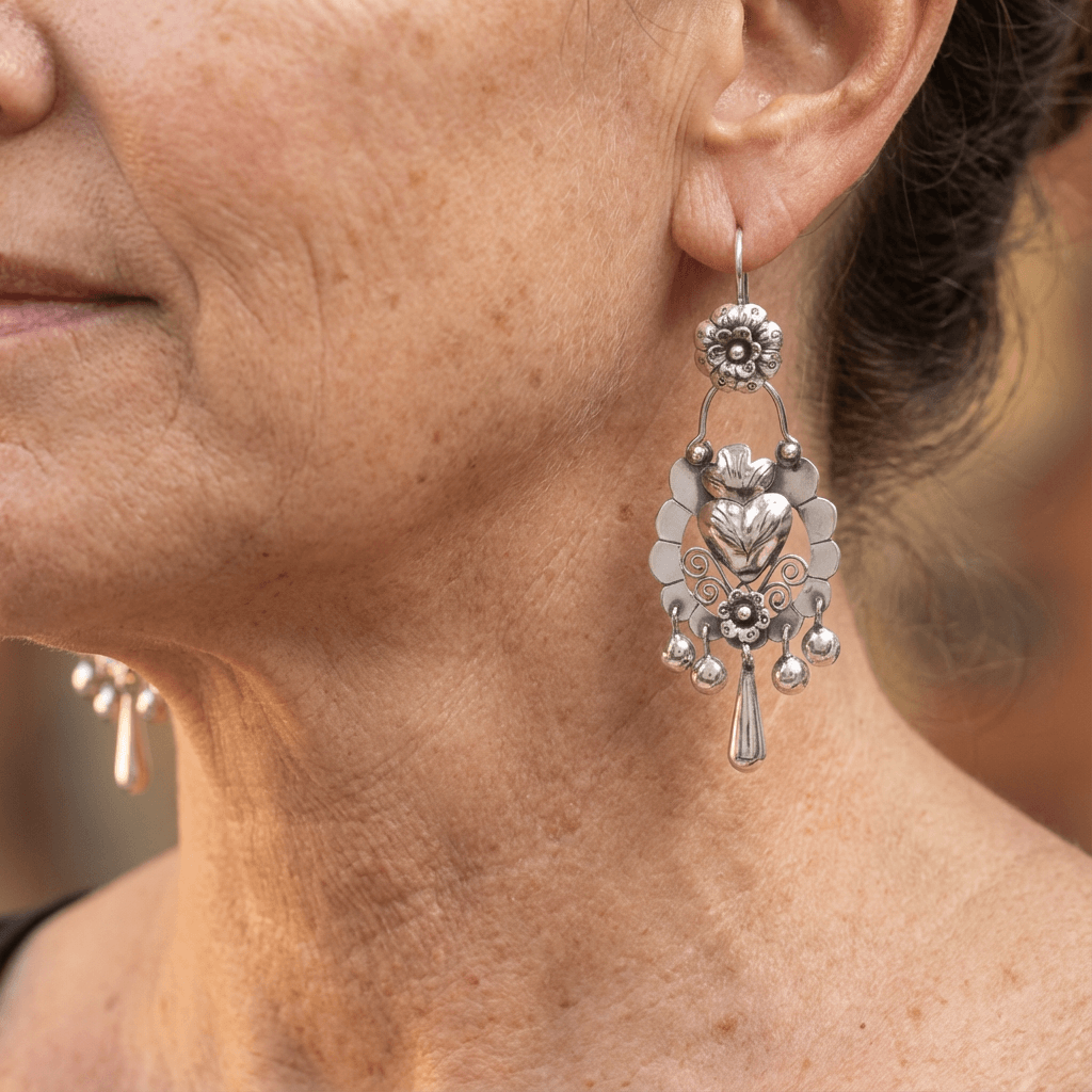 Pendientes colgantes de candelabro florales vintage en color plateado