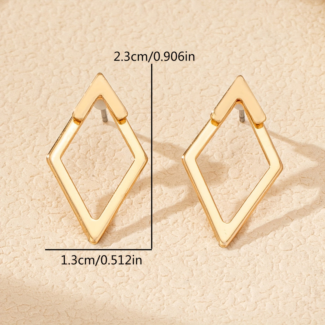 Pendientes geométricos chapados en oro con recortes