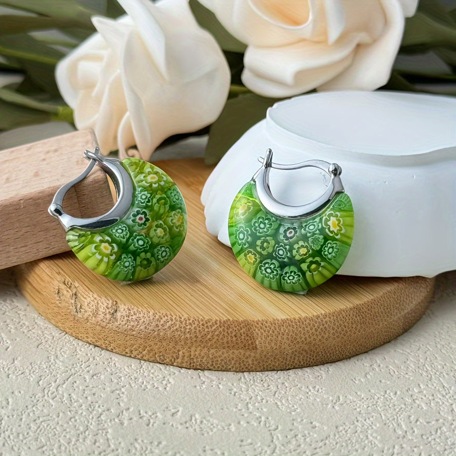 Pendientes de medio aro coloridos de millefiori