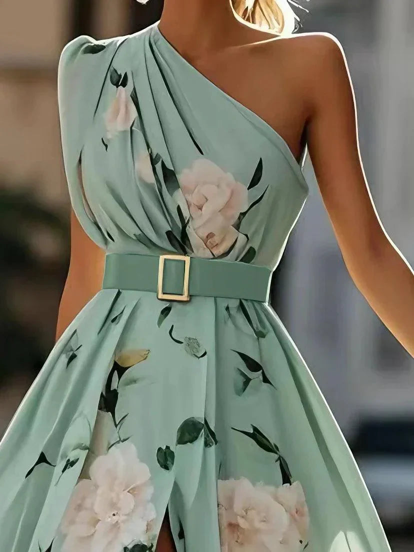 Julie | Vestido maxi de gasa verde claro con flores y un solo hombro