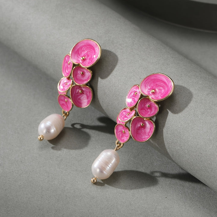 Pendientes colgantes florales esmaltados en verde con lágrima de jade  