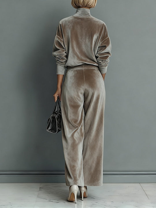 Traje de Cuello Alto de Terciopelo Elena