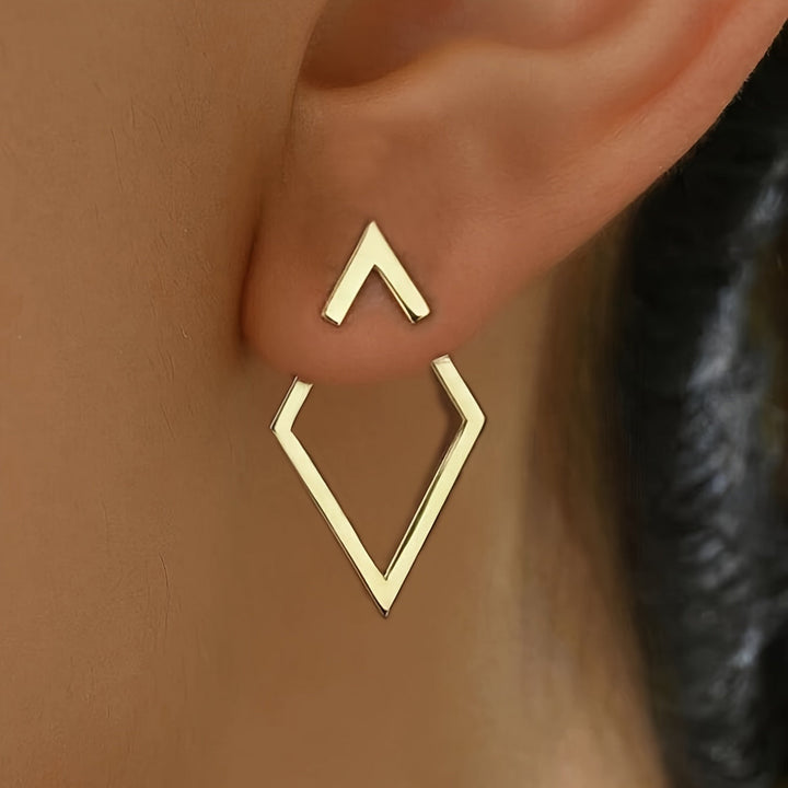 Pendientes geométricos chapados en oro con recortes
