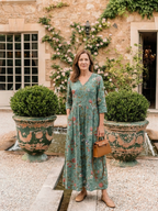 Marina | Vestido longo floral com decote em V e mangas três quartos