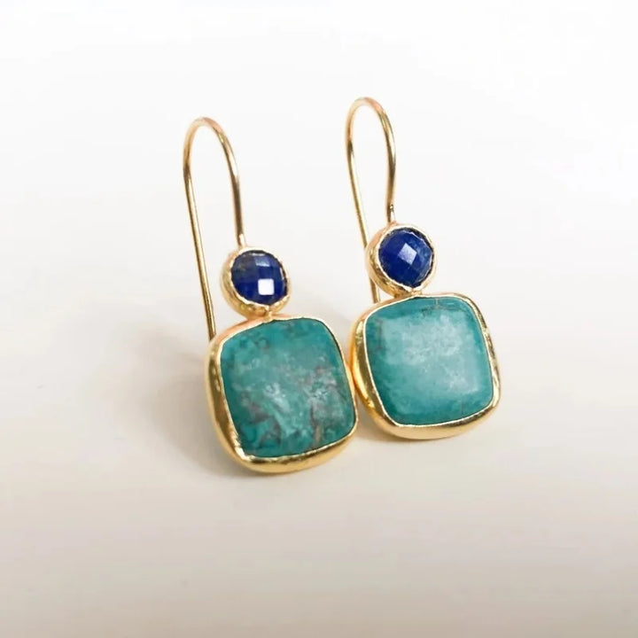 Pendientes vintage ornamentados de oro con turquesa