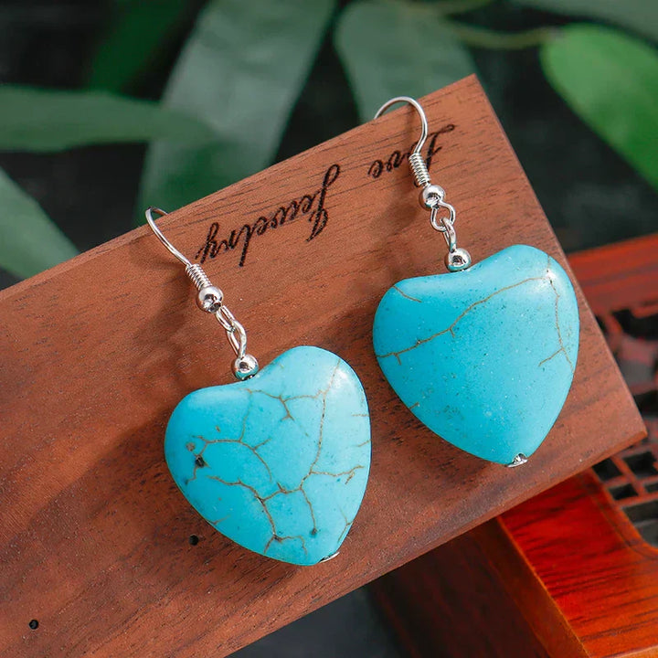 Pendientes colgantes antiguos en forma de corazón con turquesa  
