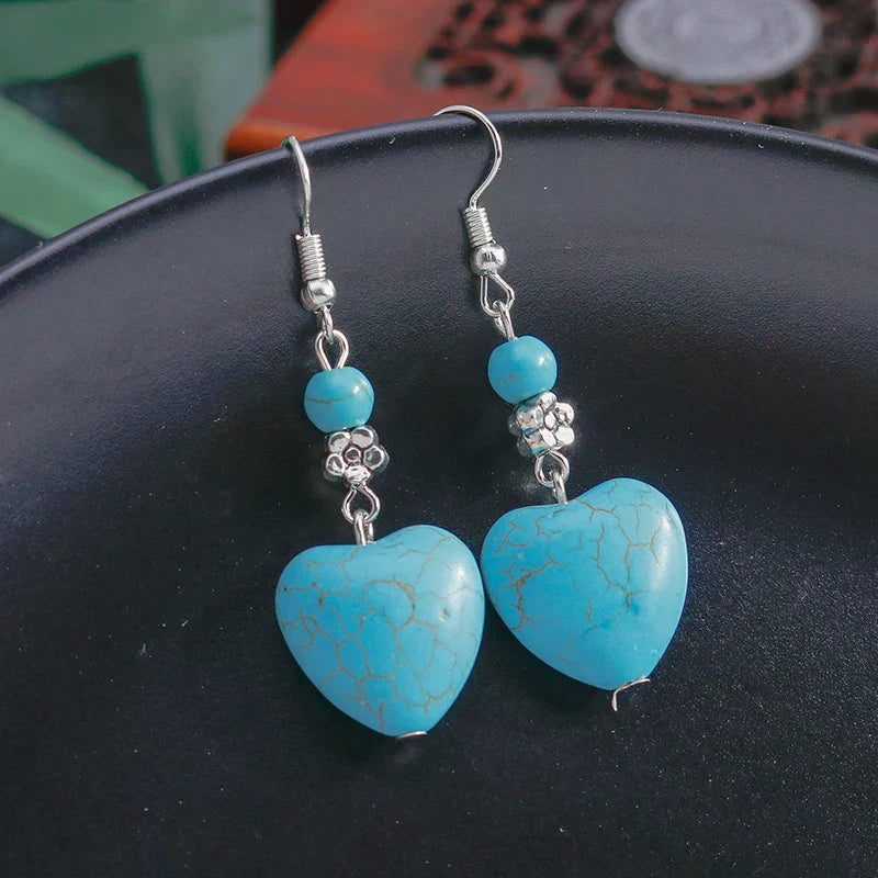 Pendientes colgantes antiguos en forma de corazón con turquesa  
