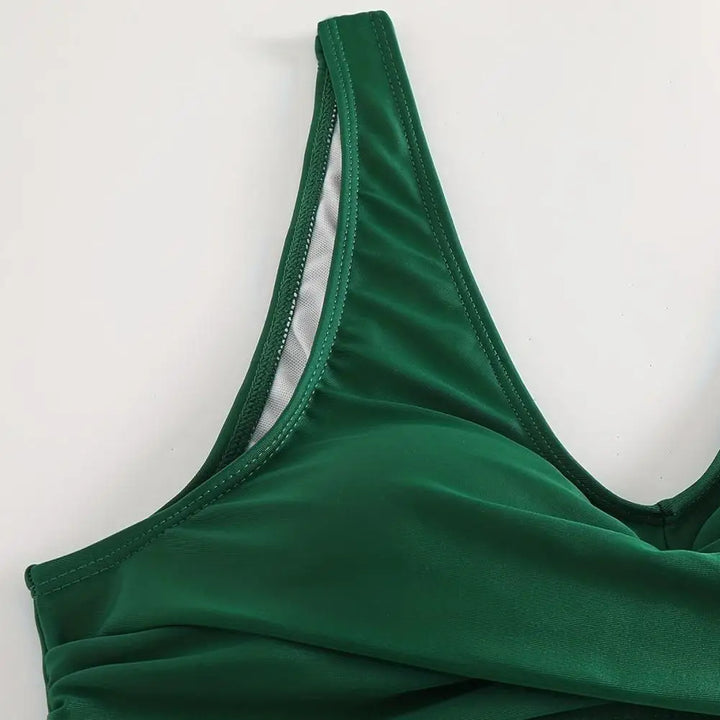 Sarena | Tu bikini moldeador para el abdomen con escote en V elegante