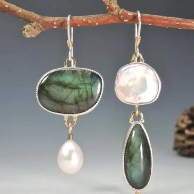 Pendientes colgantes llamativos y elegantes de labradorita y perla