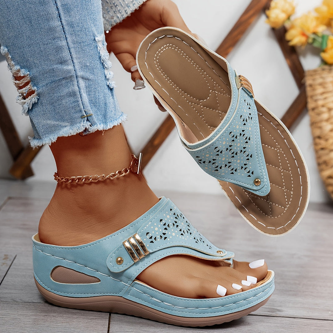 Wendy - Sandalias para caminar con ajuste relajado