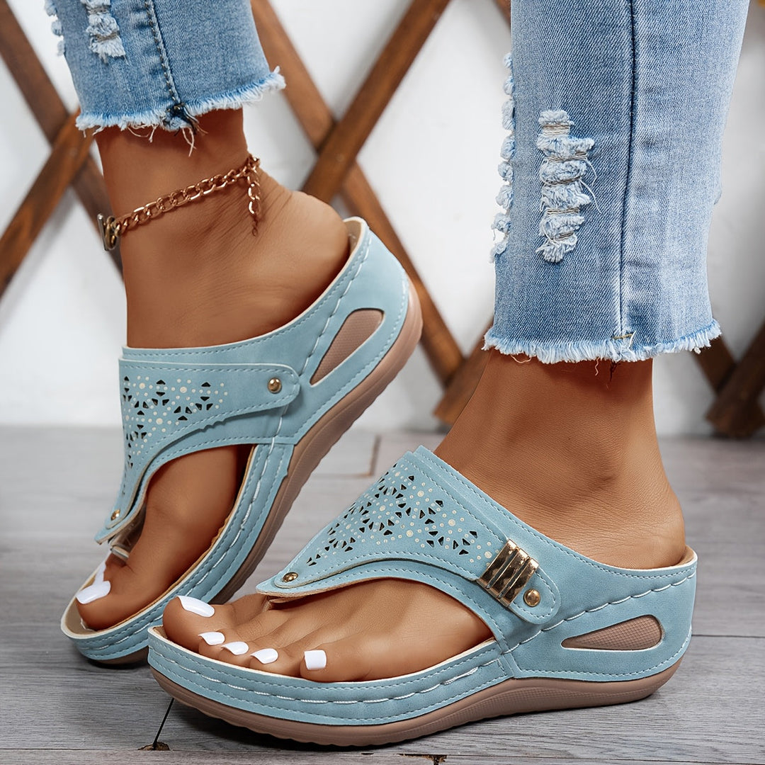 Wendy - Sandalias para caminar con ajuste relajado