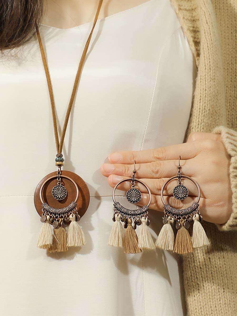 Conjunto de colar e brincos com borlas boêmios Isabella