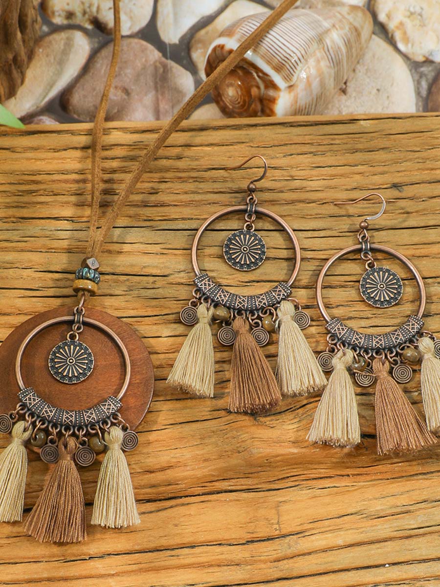 Conjunto de Collar y Pendientes Bohemios con Borlas Isabella
