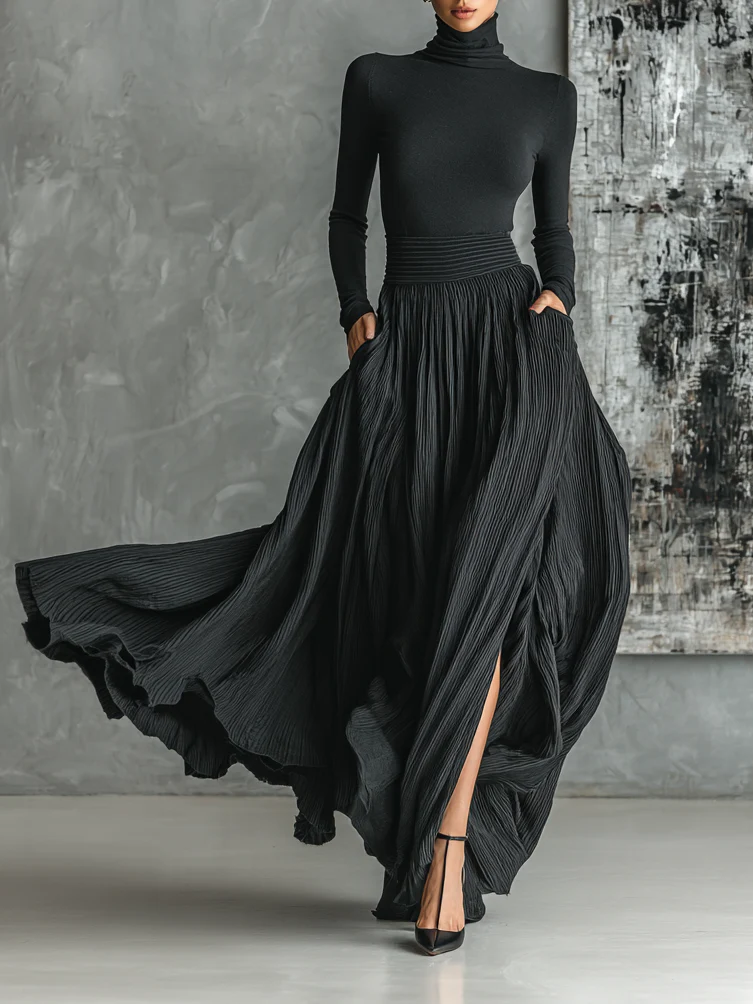 Conjunto Samantha de Cuello Alto Negro y Falda Plisada
