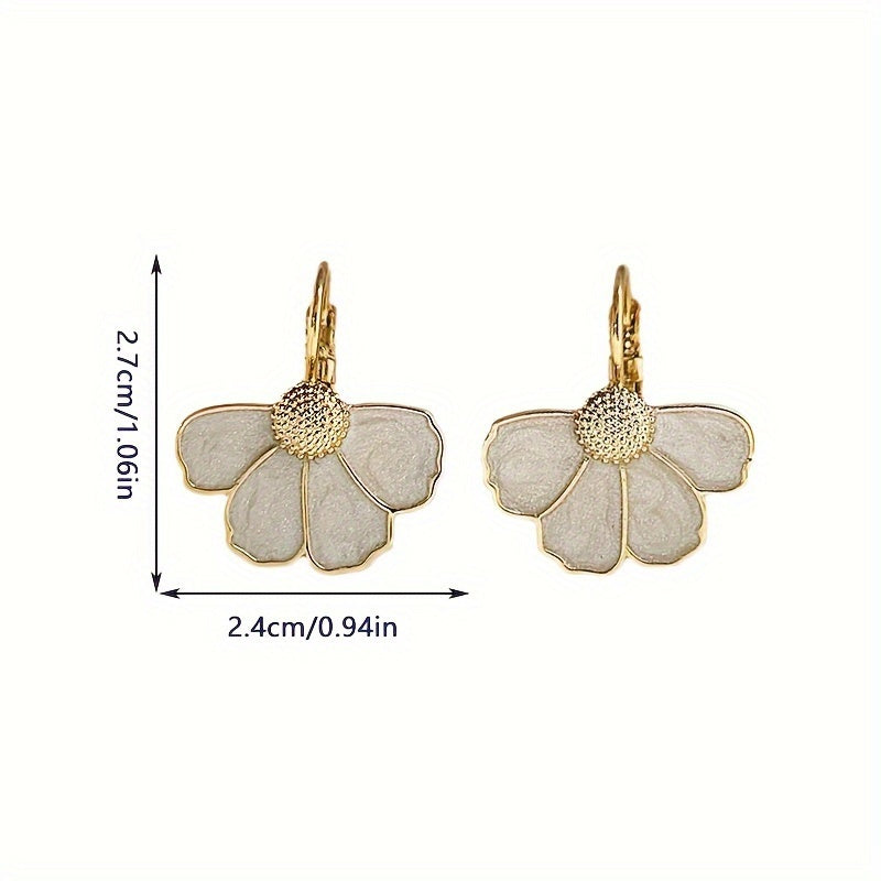 Pendientes colgantes elegantes con flor de cuatro pétalos esmaltada