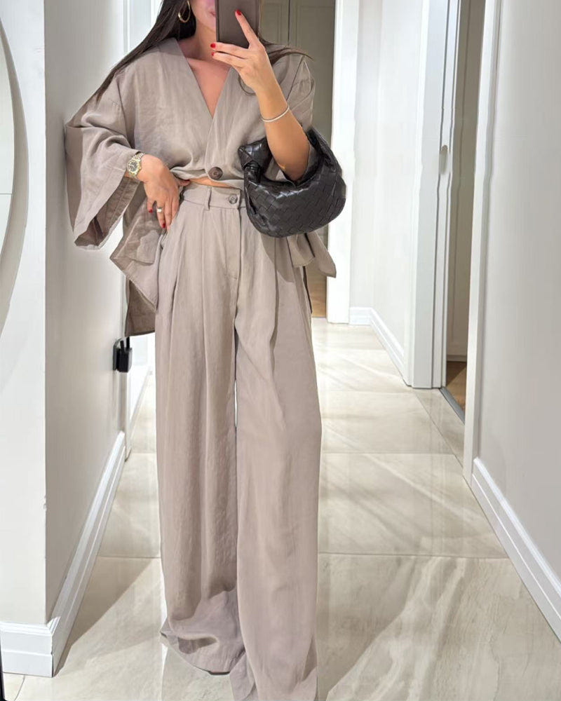 Conjunto de top con escote en V y pantalones Sienna