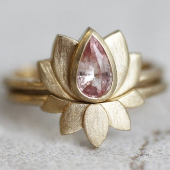 Elegant Vintage Pink Zirconia Inlay Lotus Flower Ring Set