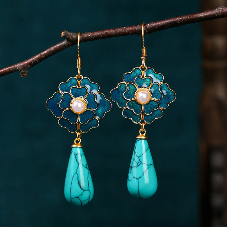 Elegantes pendientes vintage con diseño floral de turquesa y perla colgante