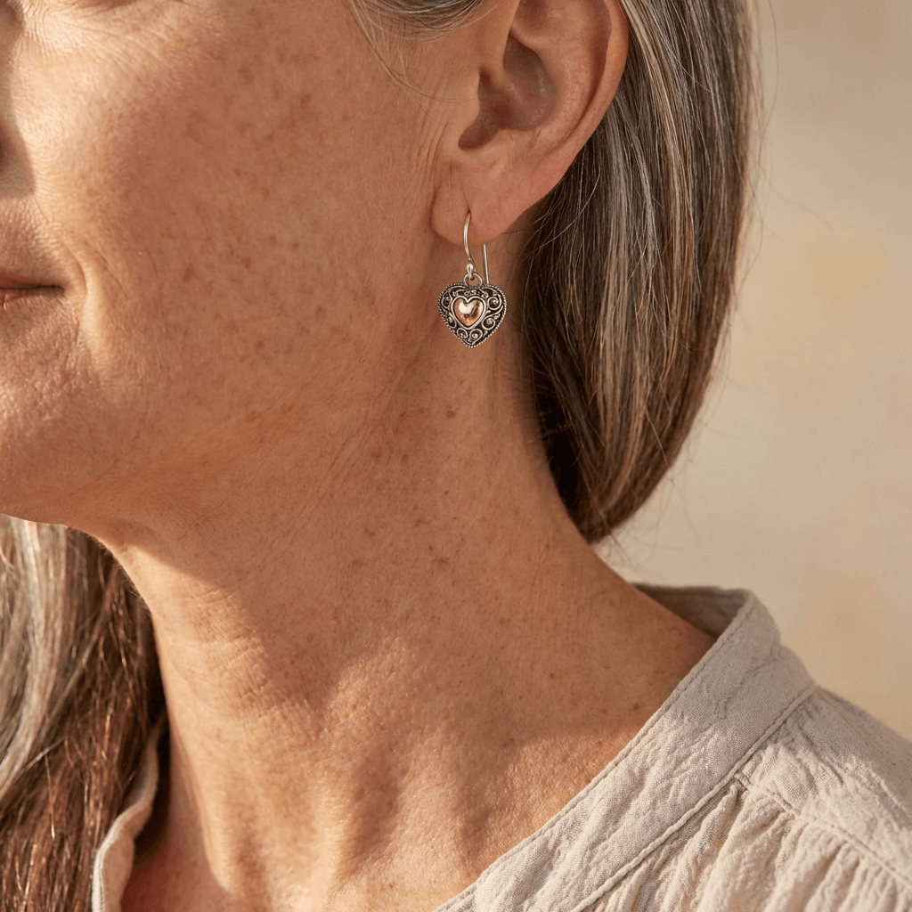 Pendientes colgantes vintage en forma de corazón con filigrana  