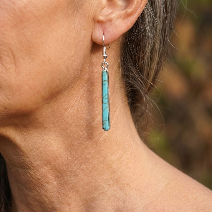Elegantes Pendientes Colgantes Vintage Chapados en Plata Antigua con Patrón Geométrico de Turquesa