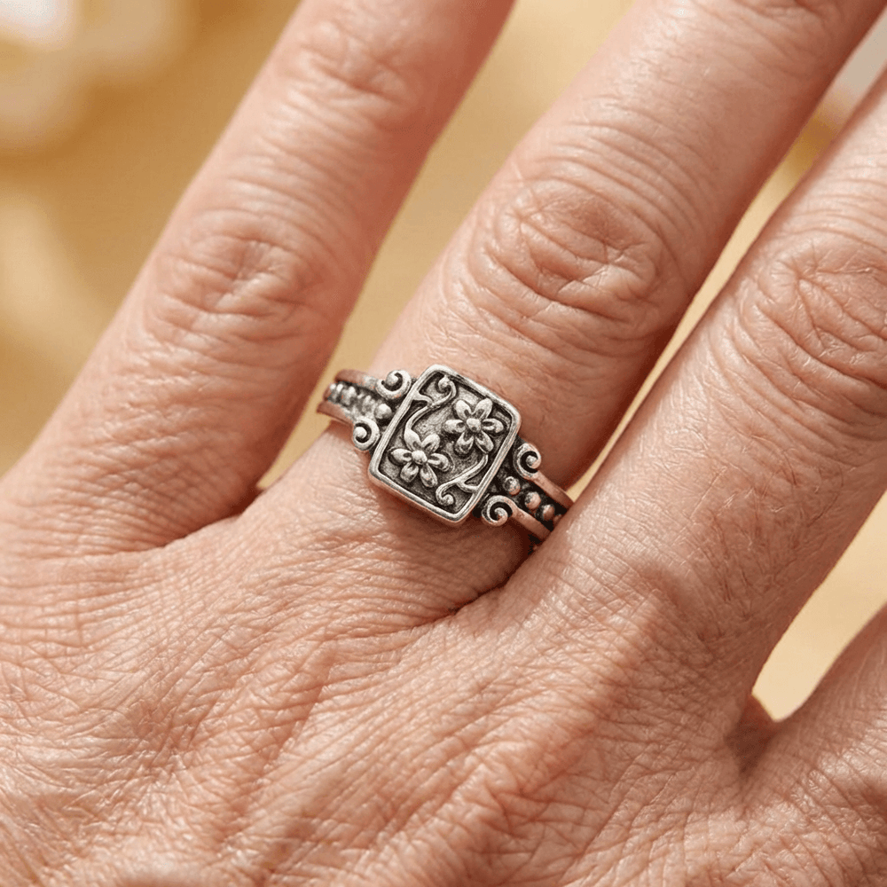 Vintage Boho Carved Flower Decor Ring