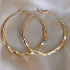 Pendientes grandes de aro dorados y elegantes