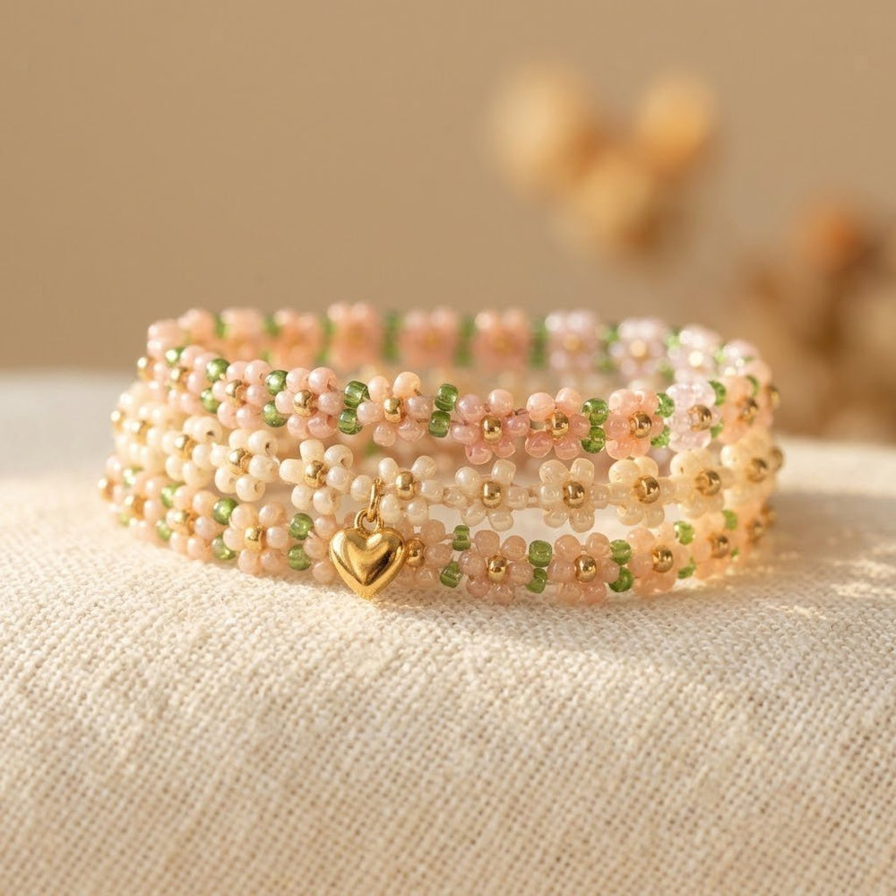 Daisy Heart Golden Bracelet