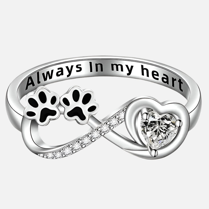 Heart-shaped cubic zirconia ring with infinity design