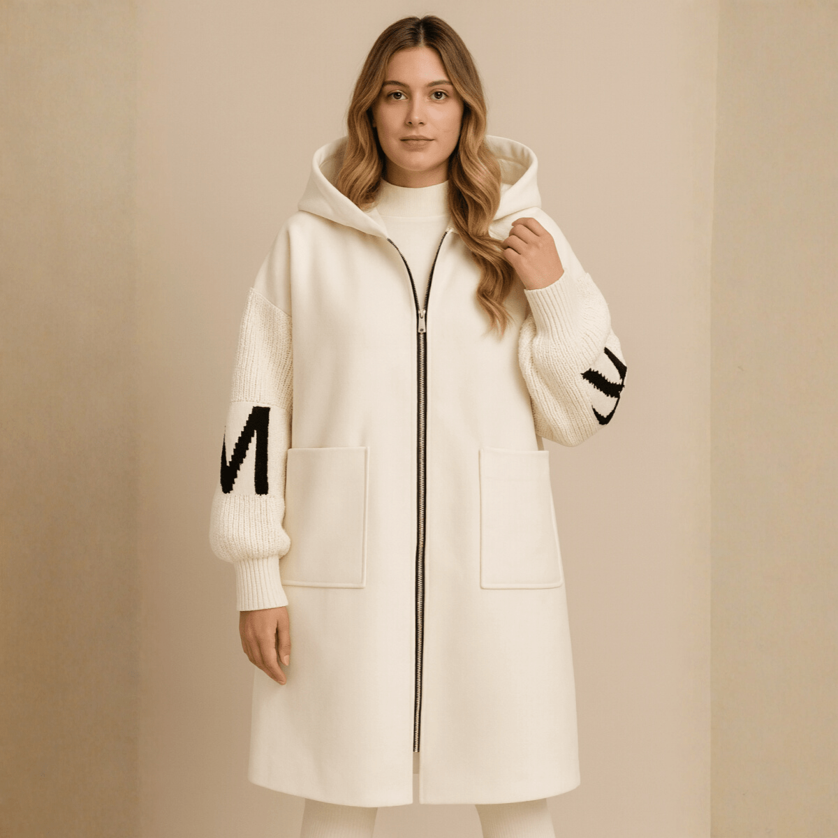 Selene | Long manteau à capuche en maille