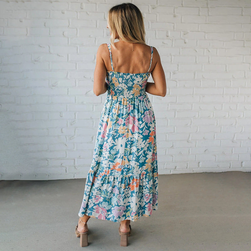 Vestido longo floral com corpete franzido e alças ajustáveis